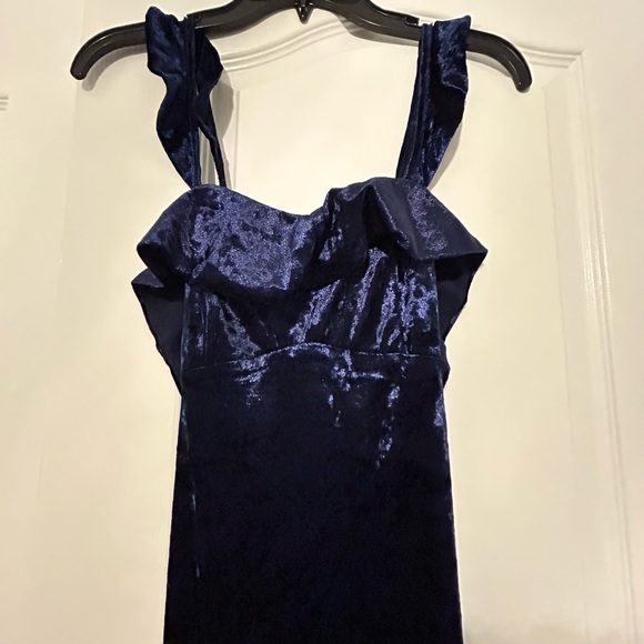 Essue Midnight Blue Crush Velvet Dress Tie back NWT size small - Picture 2 of 5